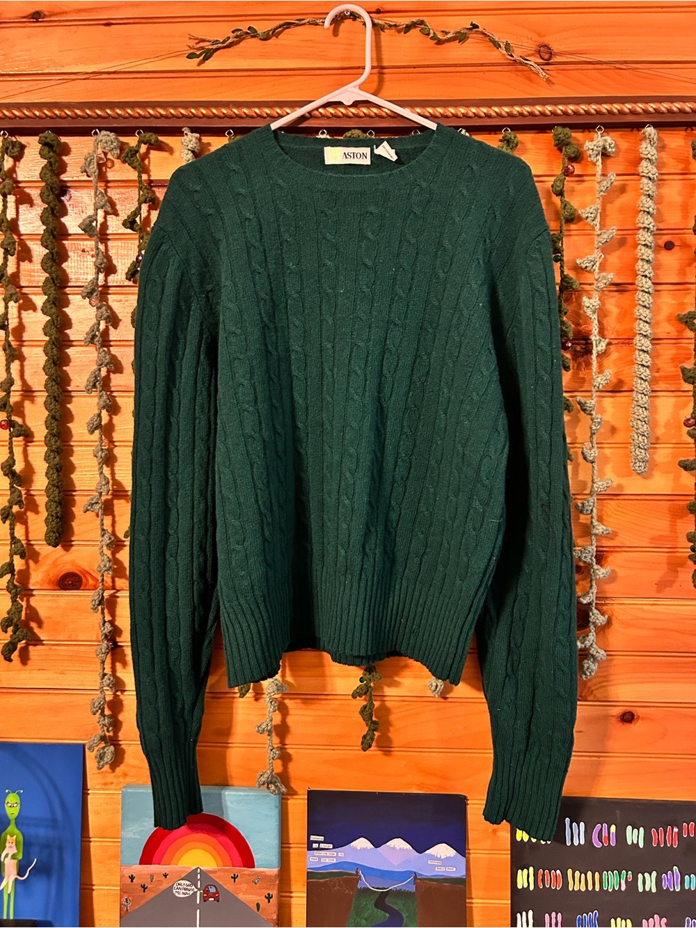 Vintage Aston Women's Forest Green 100% Lambs Wool Sweater
